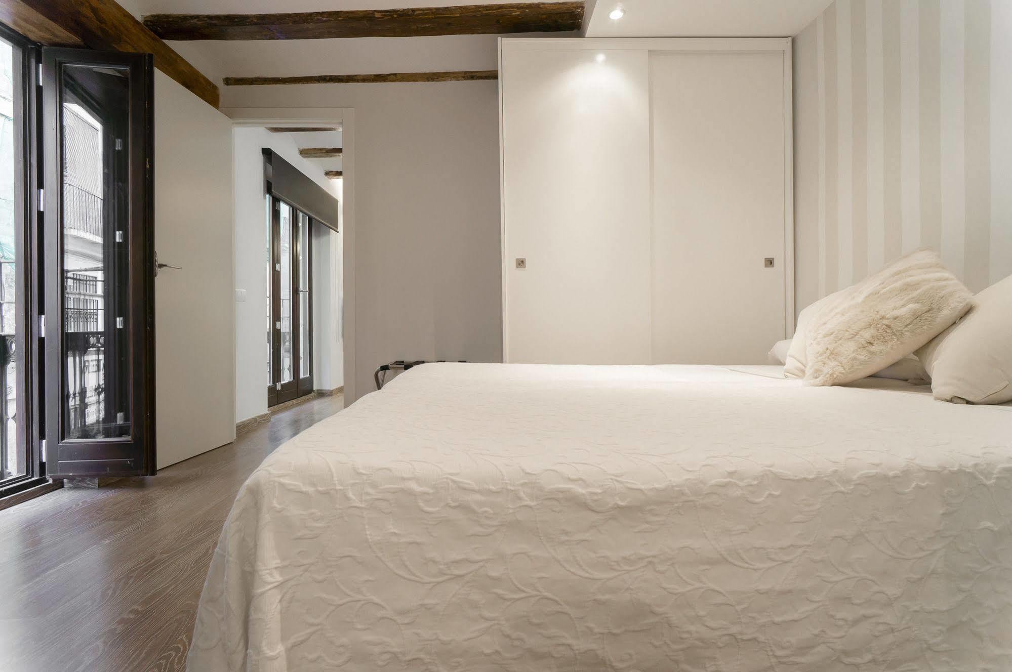 Kirei Apartment Sombrereria Valencia Luaran gambar